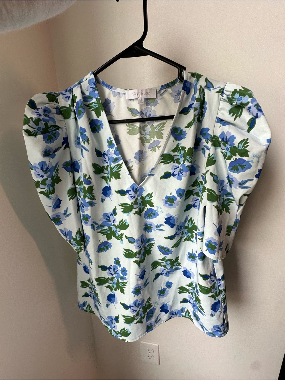 Sugarlips Blue Floral V-Neck Puff Sleeve Blouse